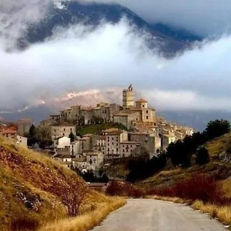 Appartement In Mit Whirlpool, Garten Und Terrasse Catignano