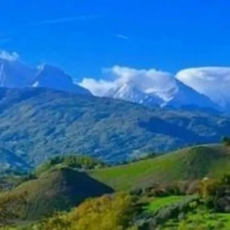 Appartement In Mit Whirlpool, Garten Und Terrasse Catignano