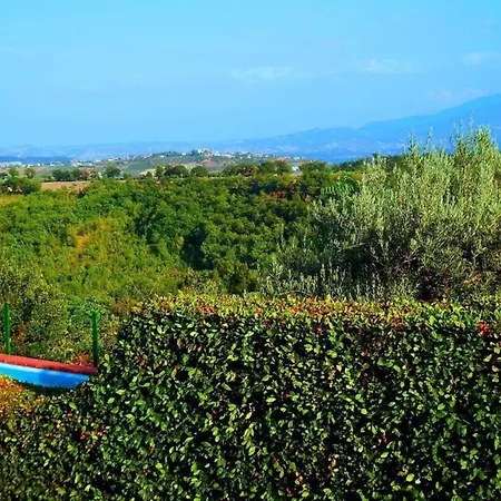 In Mit Whirlpool, Garten Und Terrasse Catignano